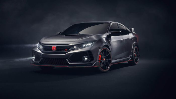 To Civic Type R Prototype είναι αρκετά πιο επιθετικό σε εμφάνιση, σε σχέση με το ταπεινό Civic.